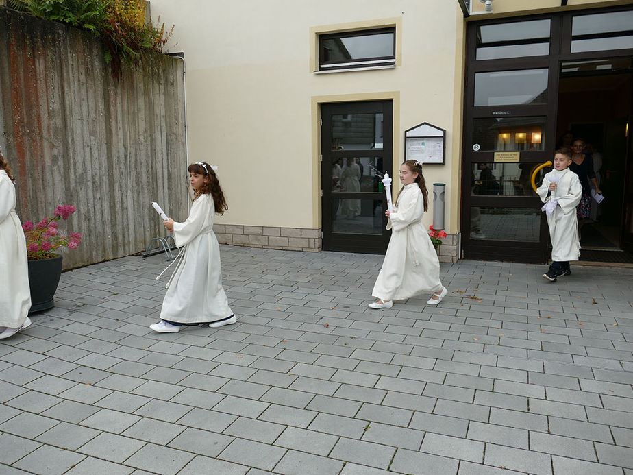 Feier der 1. Heiligen Kommunion in Sankt Crescentius (Foto: Karl-Franz Thiede)